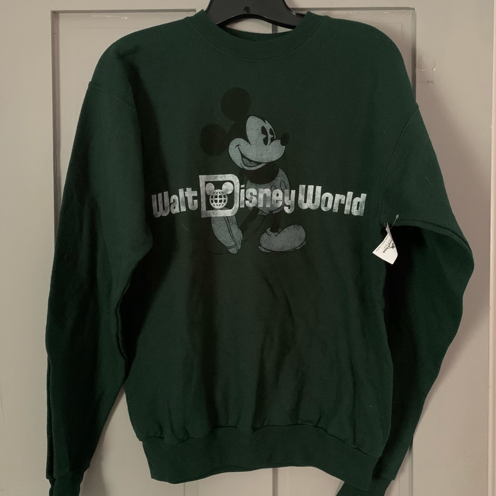WALT DISNEY WORLD GREEN CREW NECK